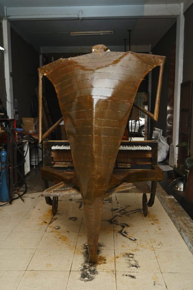 The Beginning /  Metal Welding + Casting Technique  W 39.37 x D 39.37 x H 39.37 cm.